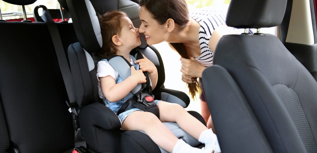 كيف تختارين كرسي السيارة المناسب لطفلك؟