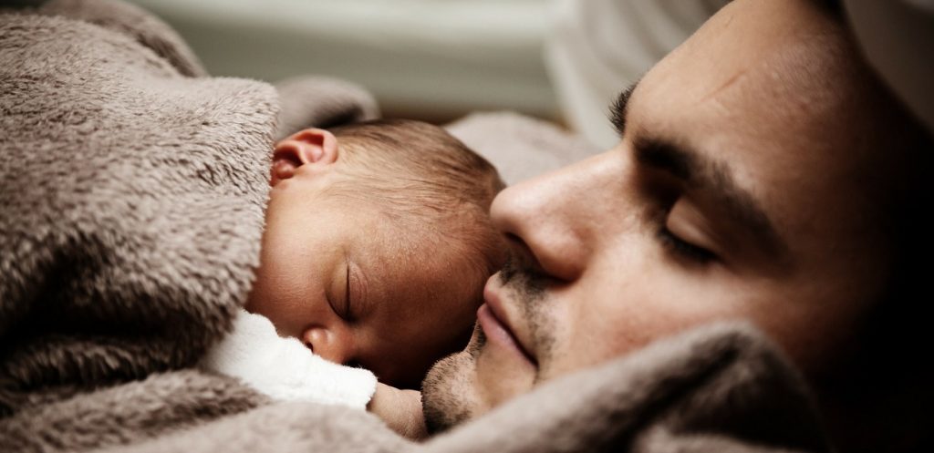 هل يصاب الأب باكتئاب ما بعد الولادة؟