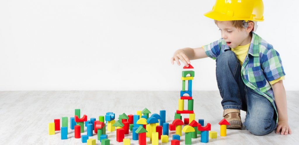 10 Fun Ideas To Keep Your Toddler Busy And Happy