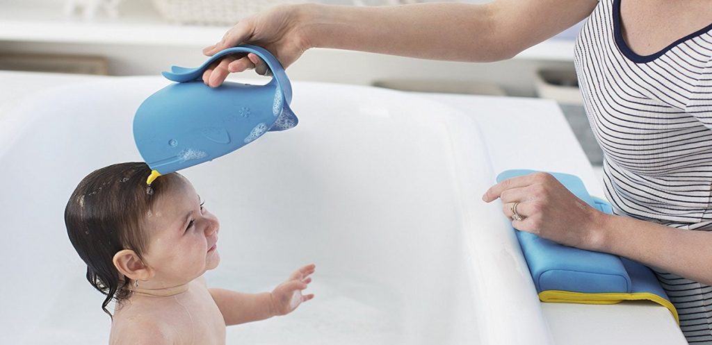 7 أفكار لجعل استحمام طفلك أسهل