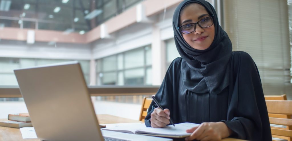 ما هي الوظائف الجديدة المتوقعة للنساء في السعودية؟