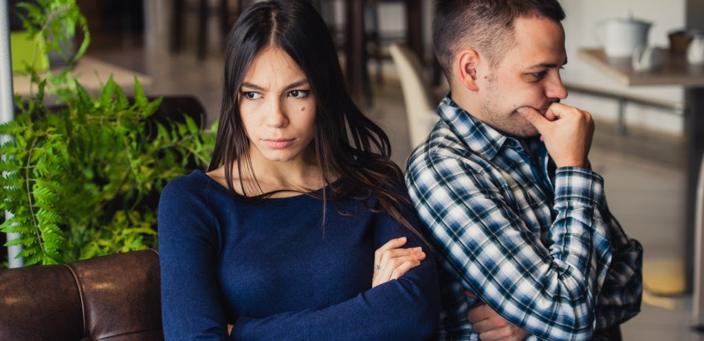 5 مشكلات شائعة قد تواجه علاقة الزوجين بعد الإنجاب وحلولها