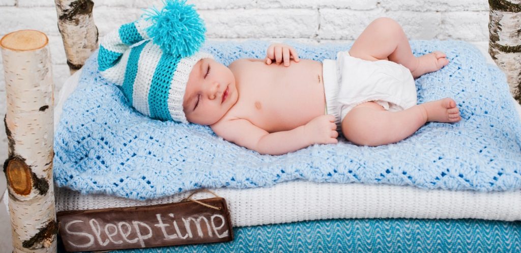 توصيات الجمعية الأمريكية لطب الأطفال بخصوص نوم المواليد