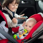 كيف يحمي كرسي السيارة أطفالك: حقائق وأرقام
