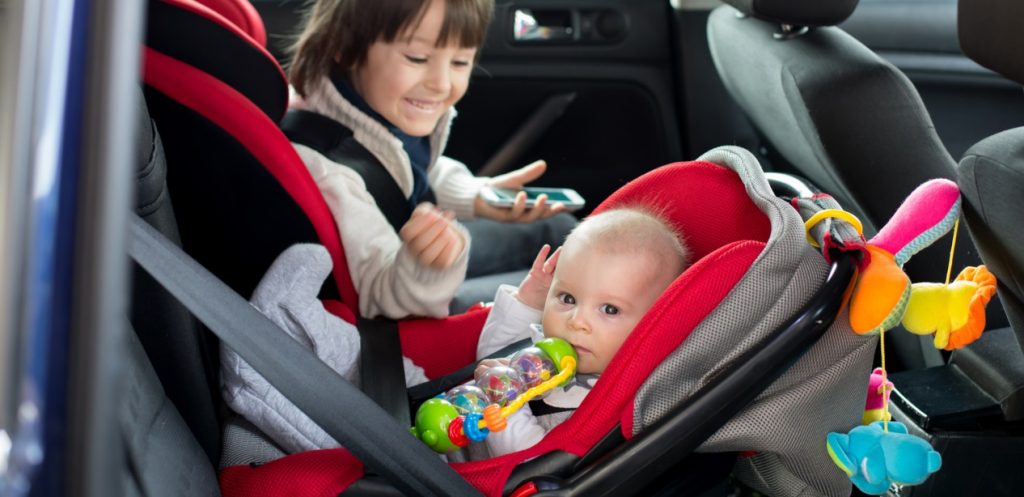 كيف يحمي كرسي السيارة أطفالك: حقائق وأرقام
