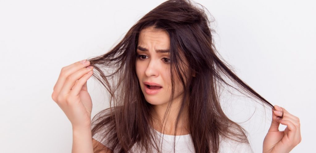 5 خطوات لعلاج شعرك التالف بعد الصبغة