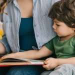كيف تشجعين أطفالك على القراءة