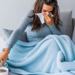 كيف أميز بين أعراض كورونا والانفلونزا الموسمية وغيرها؟
