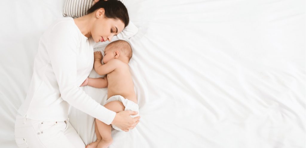 كيف تحصلين على كفايتك من النوم بعد الولادة