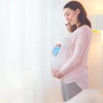 مشوار الحمل منذ أعراض الحمل الأولى إلى علامات الولادة