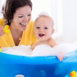دليلك الشامل لمنتجات استحمام الأطفال