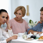 6  قواعد عند التعامل مع أهل زوجك