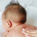 أفضل 10 منتجات ترطيب بشرة الرضع