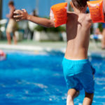 7 نصائح تضمن سباحة آمنة لصغارك هذا الصيف