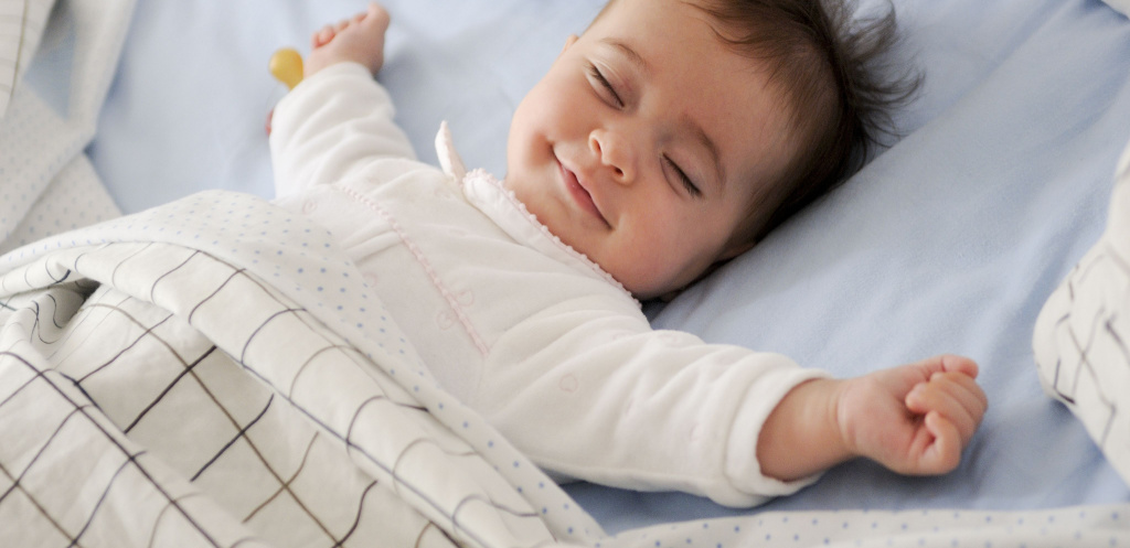 منتجات لا تفوتيها لنوم مريح لطفلك أثناء السفر