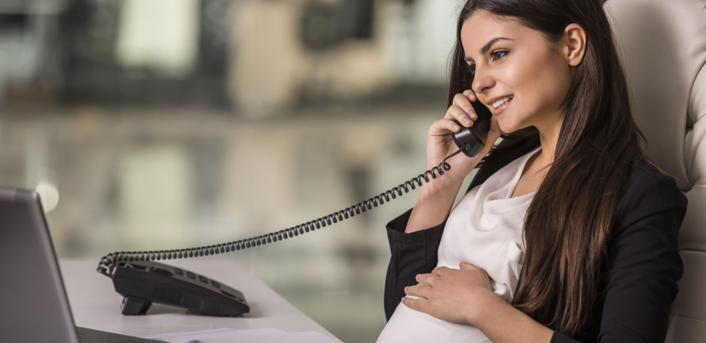 4 آداب للتواصل و التصرف المهني للأم الحامل مع عملها