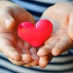 يوم اليتيم: كيف تختار الهدايا المناسبة للأطفال اليتامى لإسعادهم وإشعارهم بالاهتمام؟