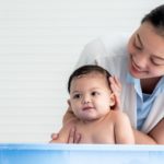 أنواع مقاعد الاستحمام للأطفال: دليلك الكامل لاختيار المقعد المناسب لطفلك