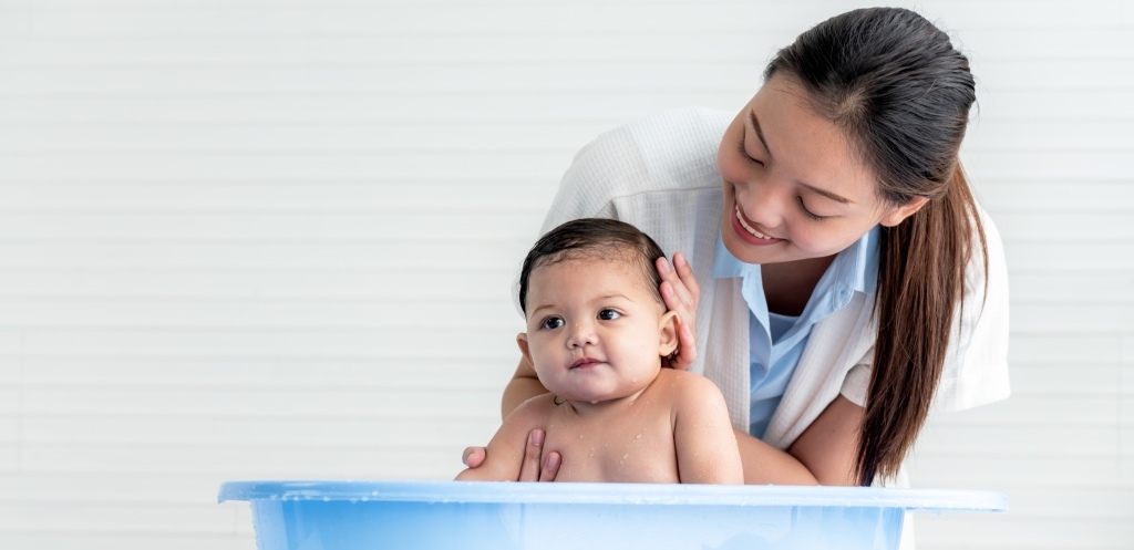 أنواع مقاعد الاستحمام للأطفال: دليلك الكامل لاختيار المقعد المناسب لطفلك