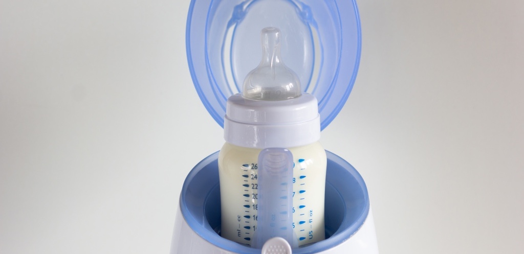 Thawing breast milk in bottle warmer