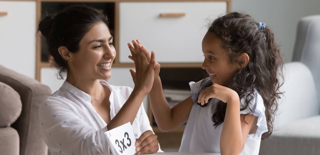 كيف تجعل طفلك يحب الدراسة من تلقاء نفسه؟